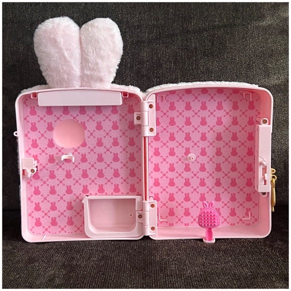 Na Na Na Surprise 3-1 Backpack Bedroom Playset with Sarah Snuggles Doll - Picture 7 of 11